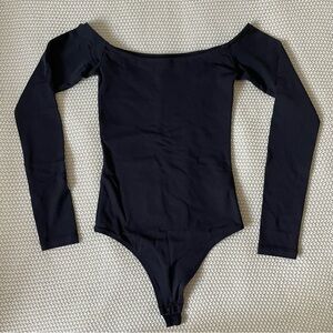 ARITZIA BABATON -  Black Off The Shoulder Contour Bodysuit